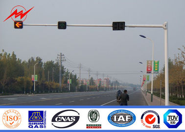 الصين 7M Traffic Light Pole Gr65 4m / 6m Galvanized Road Light Poles With 9M Bracket المزود
