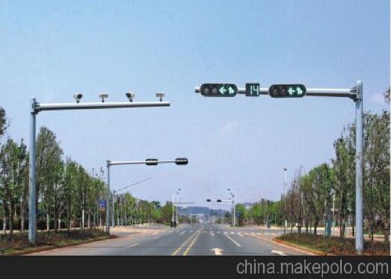 10m Galvanized Traffic Steel Light Poles With Durable / Single Arm , 600*600*20mm Baseplate
