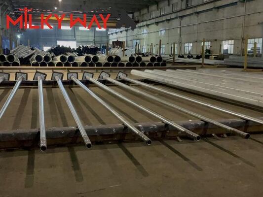 قطب طاقة معدني ثمانية الأطراف مع طول 35FT إلى 90FT والتشطيب الوقائي للبيتوم لخطوط النقل